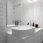 Luminous Premium Loft W/ac & Terrace By Lovelystay