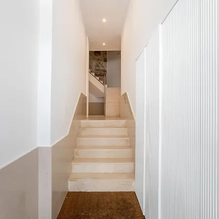 Luminous Premium Loft W/ac & Terrace By Lovelystay Lägenhet *