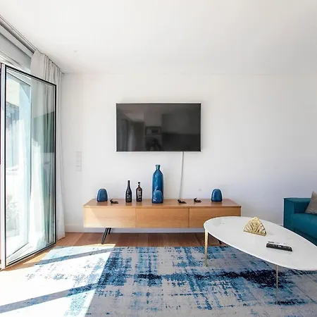 Luminous Premium Loft W/ac & Terrace By Lovelystay