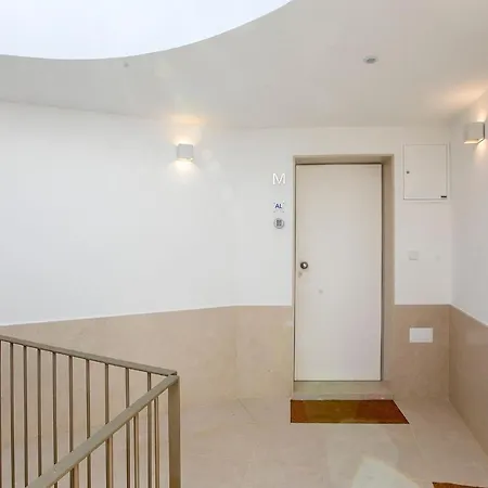 Luminous Premium Loft W/ac & Terrace By Lovelystay *