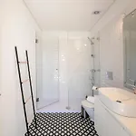 Luminous Premium Loft W/ac & Terrace By Lovelystay